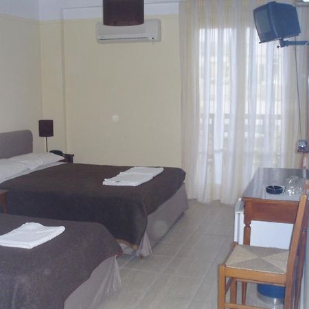Hotel Delfinia Tínos Habitación foto